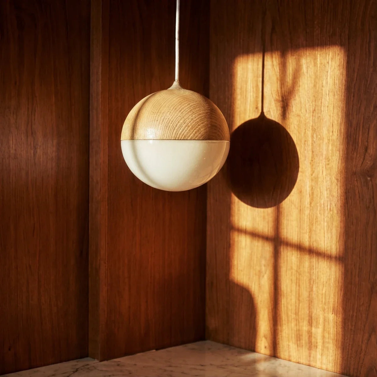 Suspension Source en bois