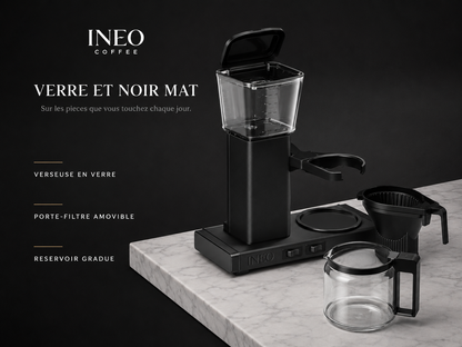 Détail des matières de l'INEO Verseuse : verseuse en verre, porte-filtre amovible, réservoir gradué