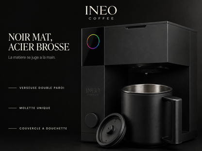 Détail des matières de l'INEO Aurore : corps noir mat, verseuse à double paroi et intérieur acier brossé