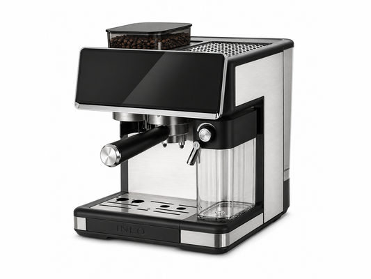 INEO Quatuor, machine à espresso 4-en-1 en acier et noir avec broyeur intégré et pot à lait, vue de trois quarts sur fond blanc